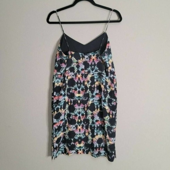 Tibi Geometric Kaleidoscope Print Silk Shift Dress V-Neck Strappy Black Size 2 - Picture 4 of 8